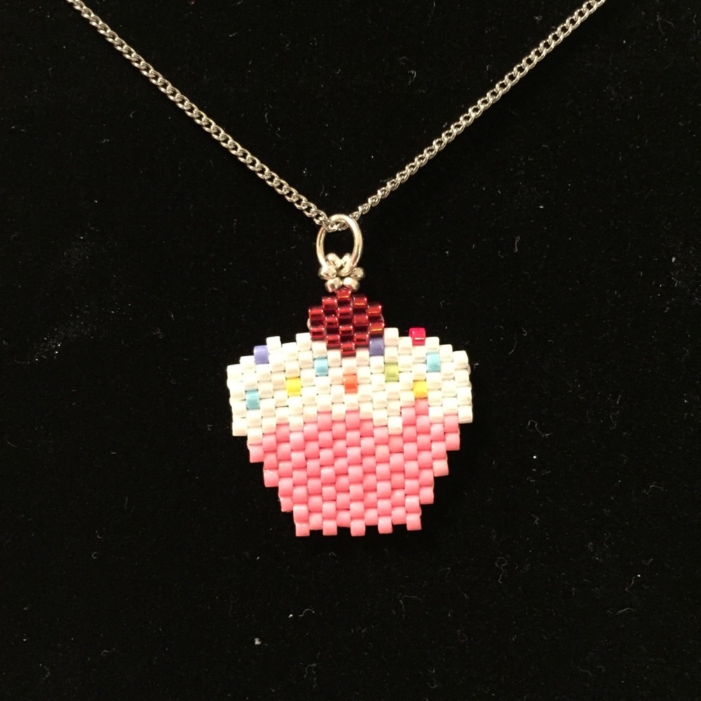 MY LITTLE CUPCAKE Necklace & Earrings - Picture 3 of 5